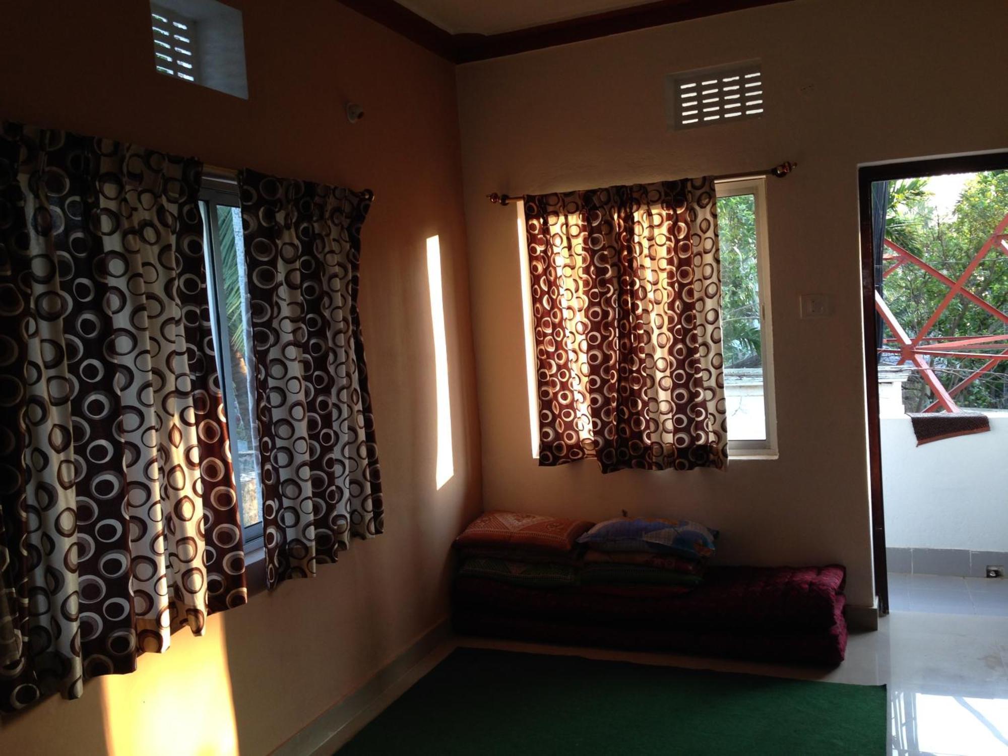 Surya Inn Konark Habitación foto