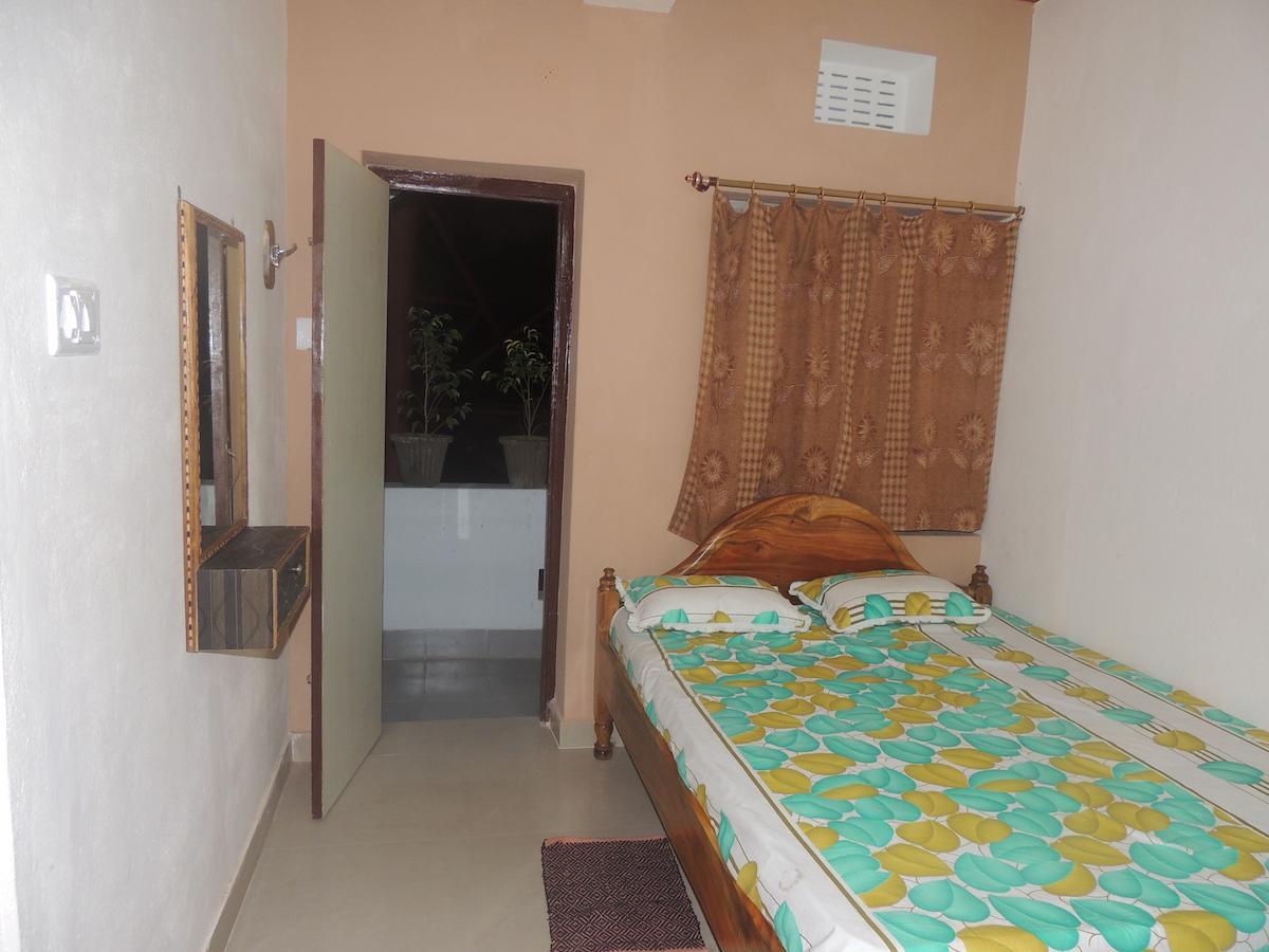Surya Inn Konark Habitación foto